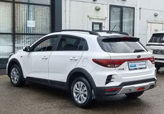 Подержанный автомобиль Kia Rio Hatchback 2021 года (7 фото)