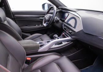 Подержанный автомобиль Geely Tugella 2023 года (9 фото)