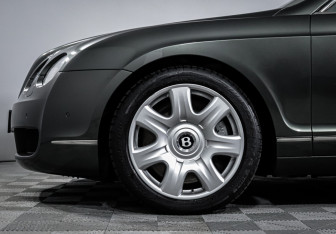 Подержанный автомобиль Bentley Continental Flying Spur 2006 года (15 фото)