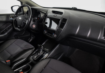 Подержанный автомобиль Kia Cerato Sedan 2017 года (5 фото)