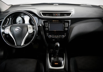 Подержанный автомобиль Nissan Qashqai 2014 года (12 фото)