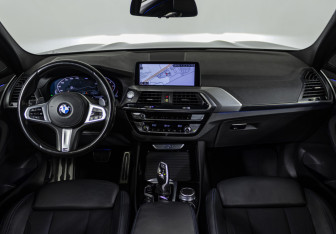 Подержанный автомобиль BMW X3 2021 года (11 фото)