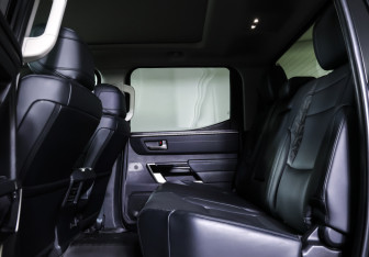 Подержанный автомобиль Toyota Tundra 2022 года (12 фото)