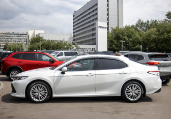 Подержанный автомобиль Toyota Camry Sedan 2019 года (6 фото)