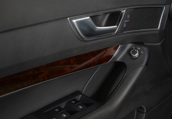 Подержанный автомобиль Audi A6 Sedan 2010 года (15 фото)