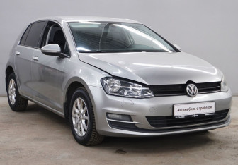 Подержанный автомобиль Volkswagen Golf Hatchback 2012 года (3 фото)