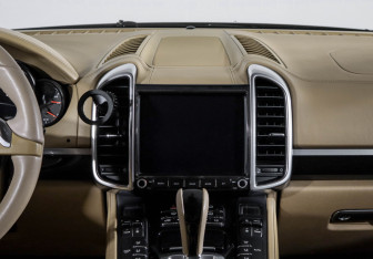 Подержанный автомобиль Porsche Cayenne 2013 года (13 фото)