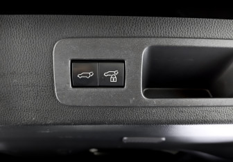 Подержанный автомобиль Toyota Land Cruiser Suv 2021 года (28 фото)