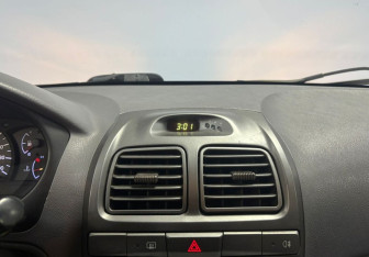 Подержанный автомобиль Hyundai Accent Sedan 2005 года (15 фото)