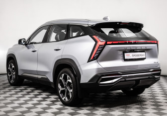 Подержанный автомобиль Geely Atlas 2023 года (8 фото)