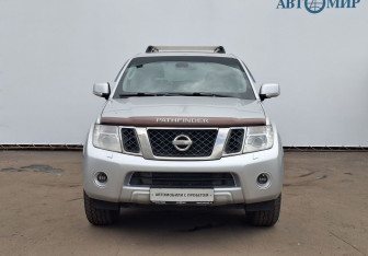 Подержанный автомобиль Nissan Pathfinder 2010 года (2 фото)