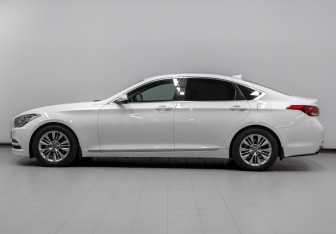 Подержанный автомобиль Hyundai Genesis 2014 года (7 фото)
