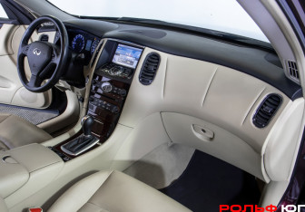 Подержанный автомобиль Infiniti QX50 2016 года (7 фото)