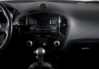 Подержанный автомобиль Nissan Juke 2012 года (12 фото)