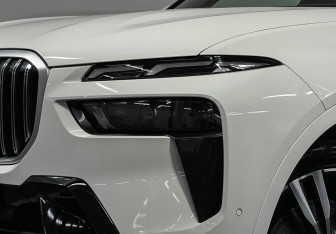 Подержанный автомобиль BMW X7 2022 года (8 фото)