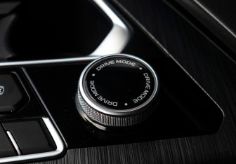 Подержанный автомобиль Geely Tugella 2022 года (24 фото)