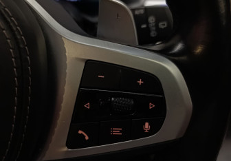 Подержанный автомобиль BMW X7 2021 года (27 фото)