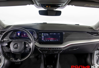 Подержанный автомобиль Skoda Octavia Liftback 2021 года (10 фото)