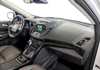 Подержанный автомобиль Ford Kuga 2019 года (11 фото)