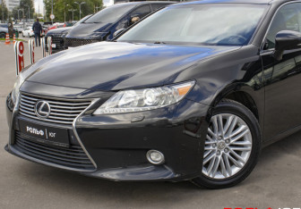 Подержанный автомобиль Lexus ES 2013 года (27 фото)