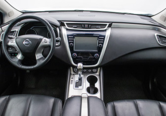 Подержанный автомобиль Nissan Murano Suv 2019 года (13 фото)