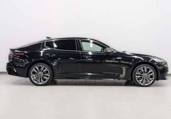 Подержанный автомобиль Kia Stinger 2018 года (4 фото)