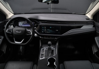 Подержанный автомобиль Omoda S5 2024 года (19 фото)