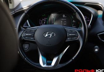 Подержанный автомобиль Hyundai Santa Fe 2020 года (13 фото)