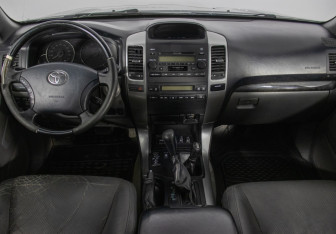 Подержанный автомобиль Toyota Land Cruiser Prado 2008 года (14 фото)