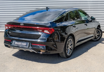 Подержанный автомобиль Kia K5 2021 года (5 фото)