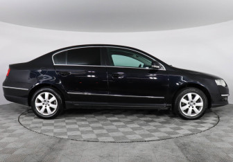 Подержанный автомобиль Volkswagen Passat Sedan 2009 года (4 фото)