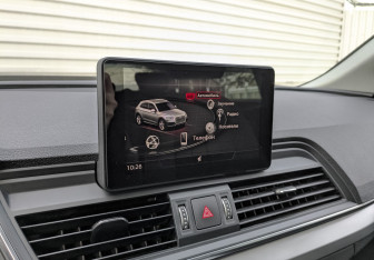 Подержанный автомобиль Audi Q5 2018 года (15 фото)