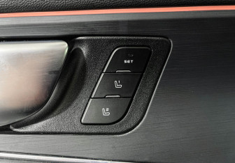 Подержанный автомобиль Changan UNI-K 2023 года (16 фото)