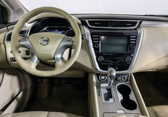 Подержанный автомобиль Nissan Murano Suv 2017 года (12 фото)