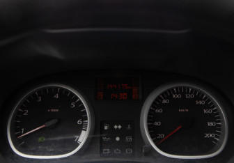 Подержанный автомобиль Renault Duster 2014 года (9 фото)