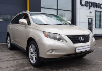 Подержанный автомобиль Lexus RX 2010 года (3 фото)