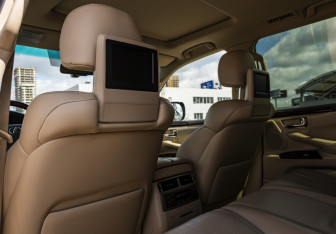 Подержанный автомобиль Lexus LX 2012 года (17 фото)