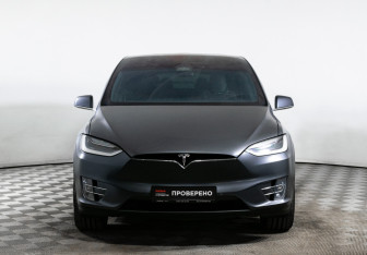 Подержанный автомобиль Tesla Model X 2018 года (2 фото)