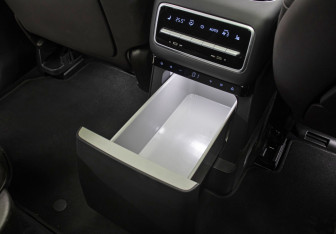 Подержанный автомобиль LiXiang L9 2023 года (22 фото)