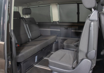 Подержанный автомобиль Volkswagen Multivan 2016 года (11 фото)