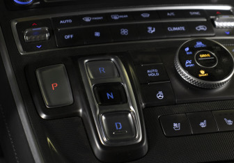 Подержанный автомобиль Hyundai Santa Fe 2021 года (18 фото)