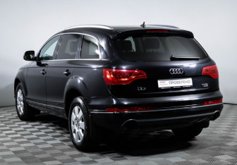 Подержанный автомобиль Audi Q7 2011 года (7 фото)