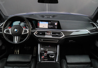 Подержанный автомобиль BMW X5 M 2021 года (9 фото)