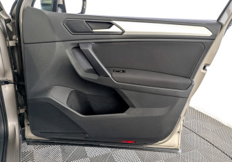 Подержанный автомобиль Volkswagen Tiguan 2020 года (24 фото)