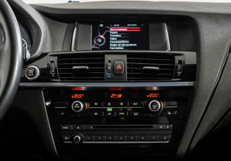 Подержанный автомобиль BMW X3 2014 года (14 фото)