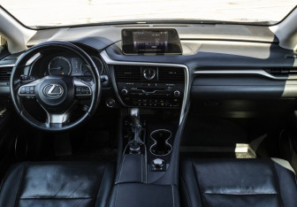 Подержанный автомобиль Lexus RX 2017 года (11 фото)