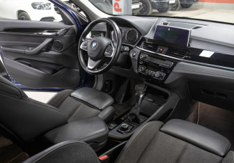 Подержанный автомобиль BMW X1 2020 года (11 фото)