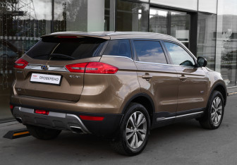 Подержанный автомобиль Geely Atlas 2018 года (5 фото)