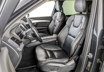 Подержанный автомобиль Volvo XC90 2018 года (20 фото)