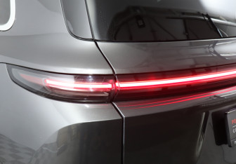 Подержанный автомобиль LiXiang L9 2024 года (21 фото)